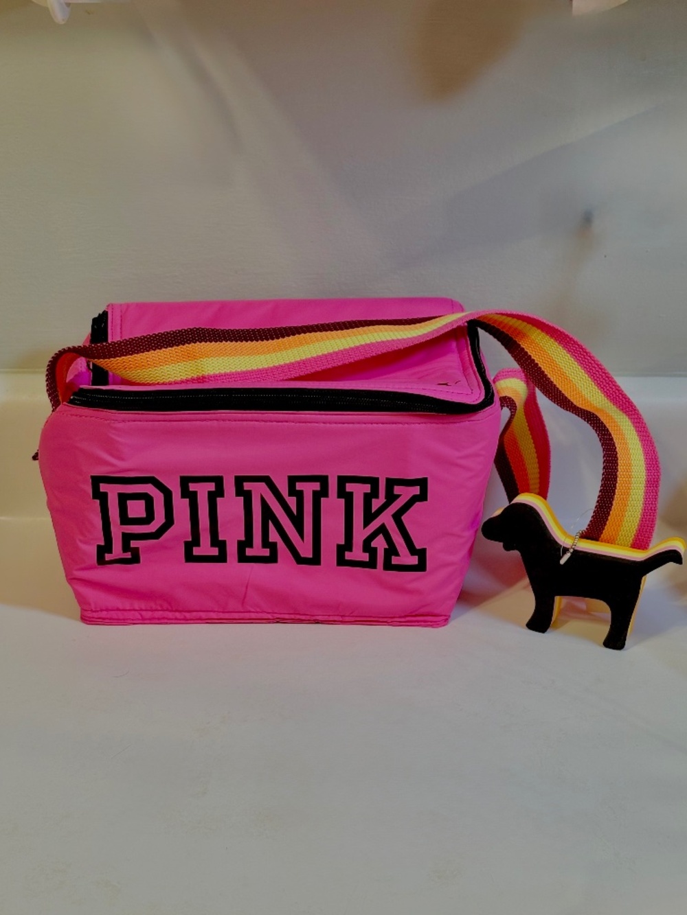 Victorias Secret PINK Shoulder Bag Cooler Lunch Bag Tote w/ Dog Keychain NWT